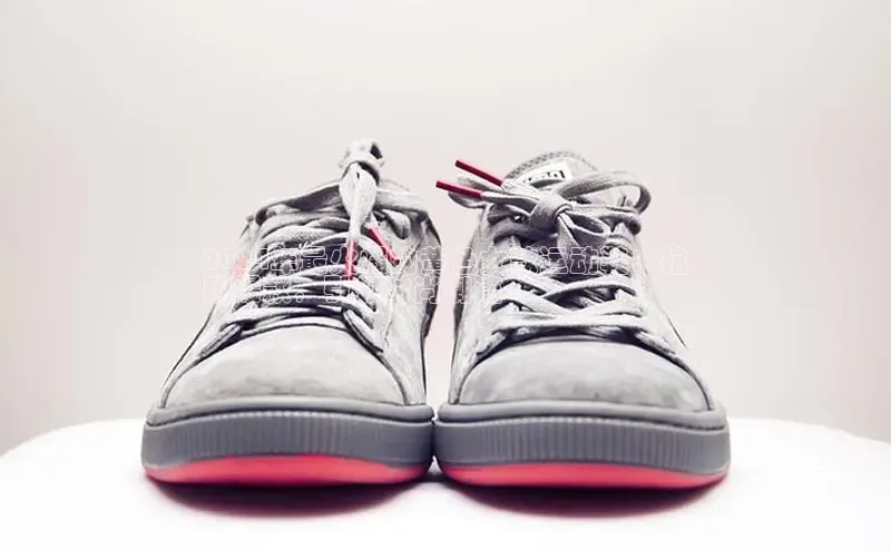 意昂2体育官方网站云创智行2024年最火爆的黄色女款运动鞋：抢
购爆款，引领时尚潮流